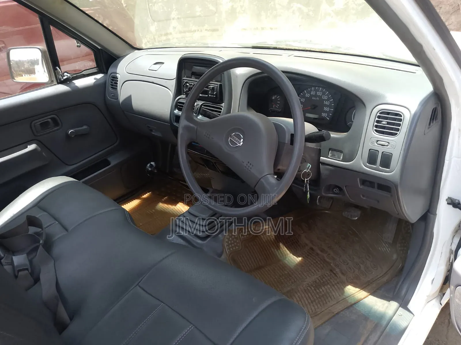 Nissan Hardbody 2005 White