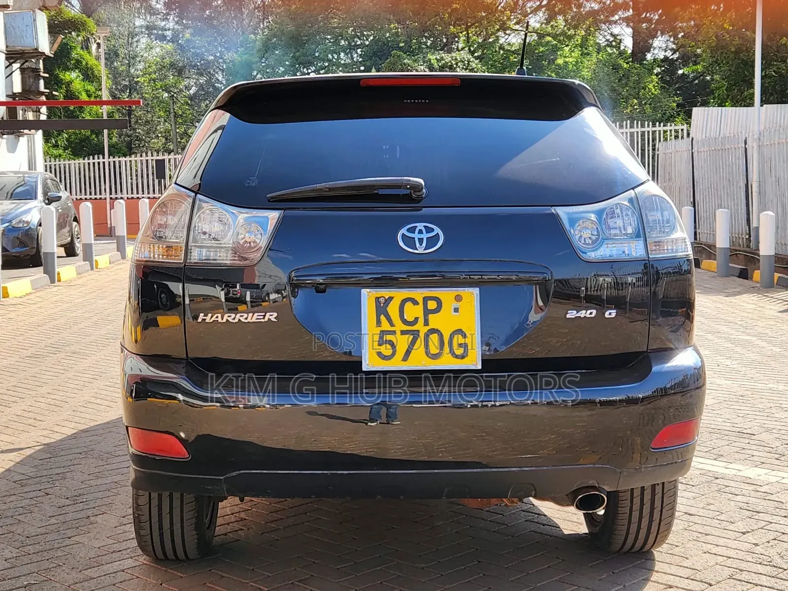 Toyota Harrier 2.4 2010 Black