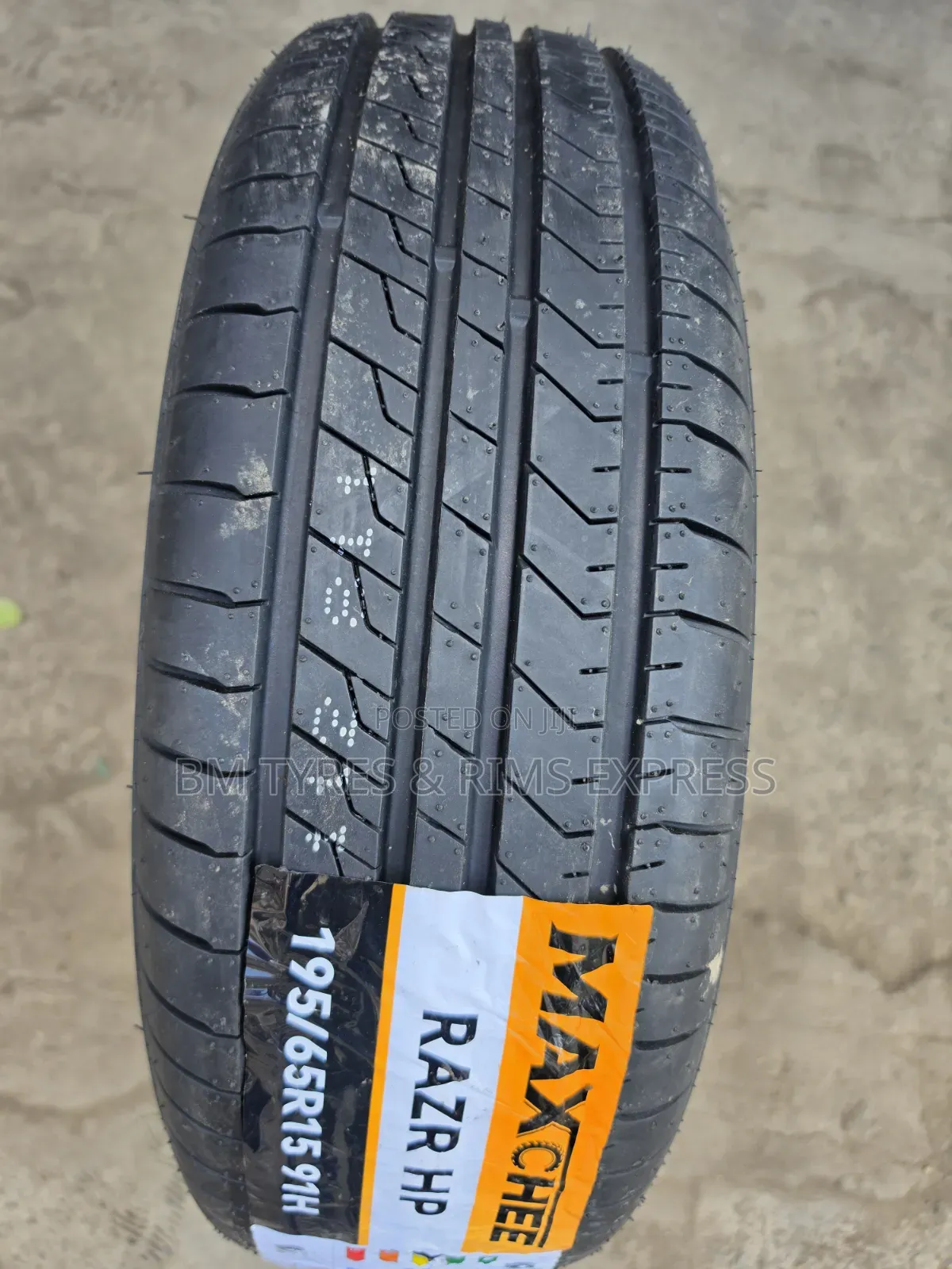 195 /65 R15 Maxchee Tires