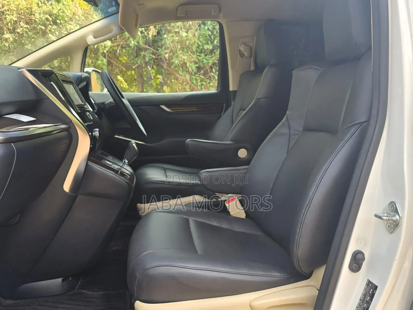 Toyota Vellfire 2018 White