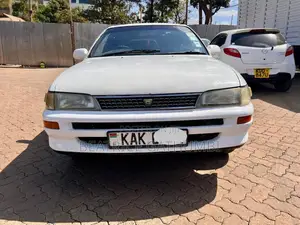 Toyota Corolla 1996 White