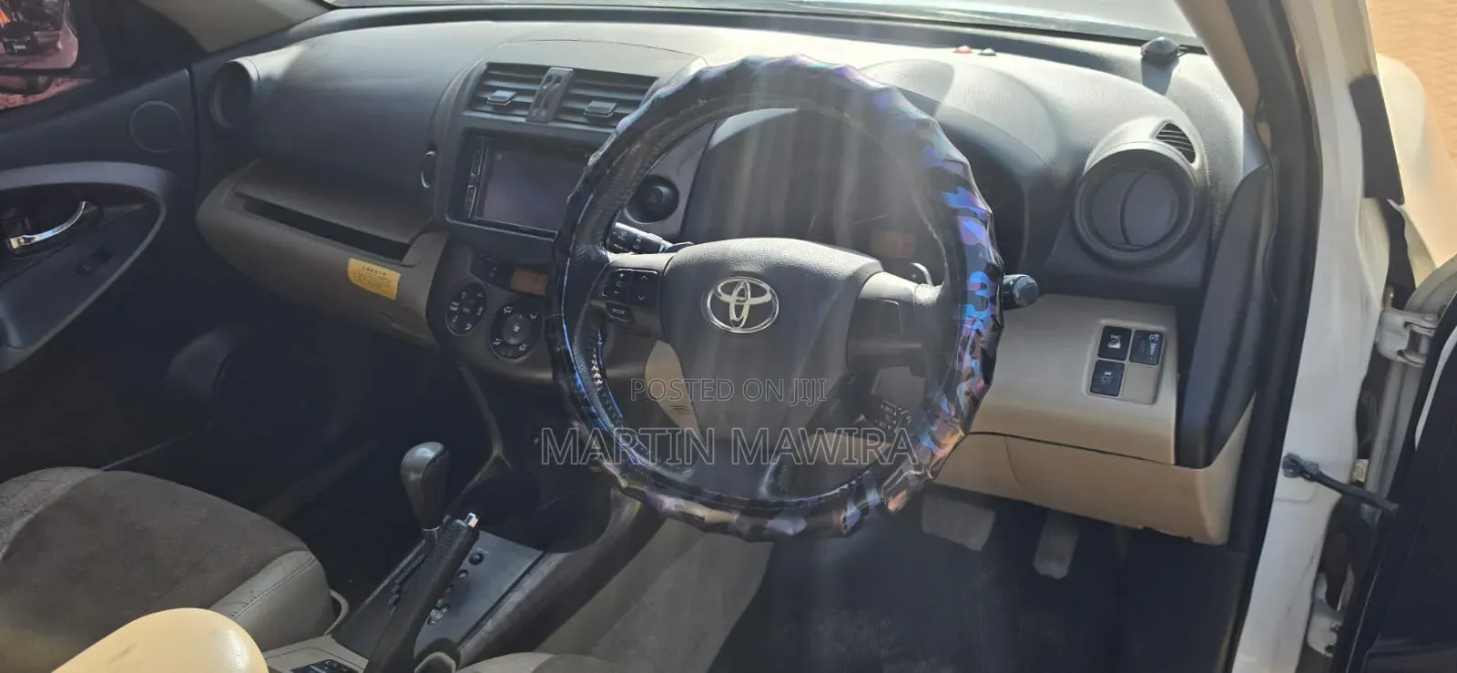 Toyota Vanguard 2012 White