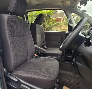 Toyota Porte 2020 Green