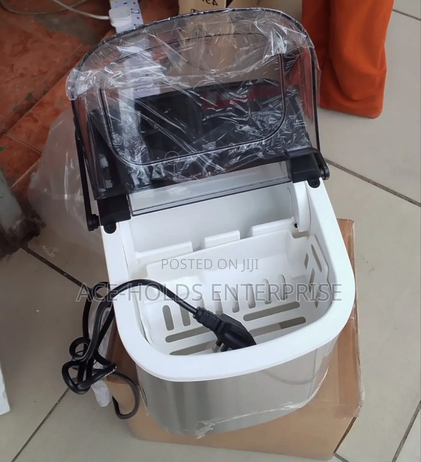Ice Cube Maker – 6L Capacity | Fast & Convenient Ice Making