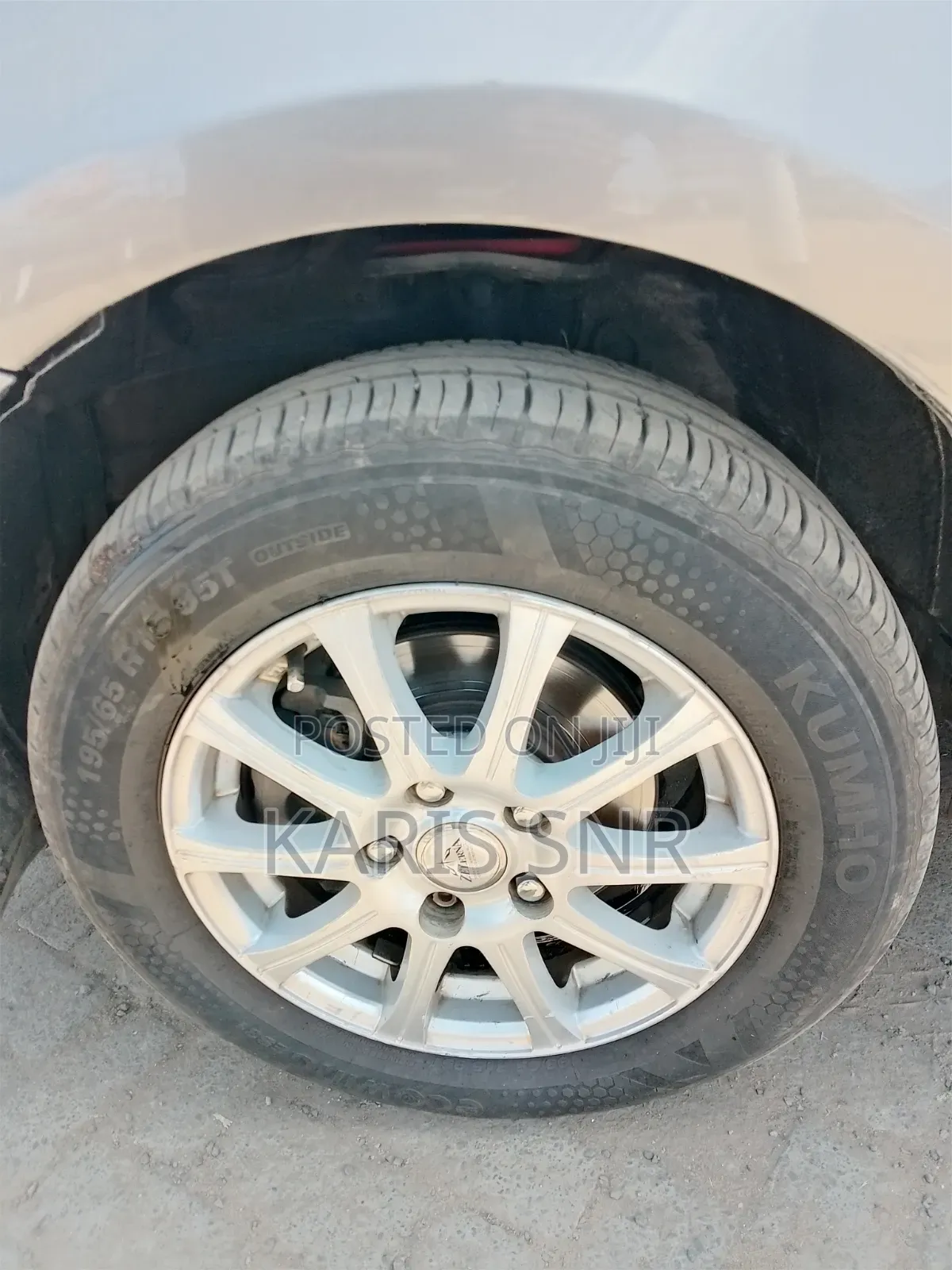 Toyota Auris 2012 Beige