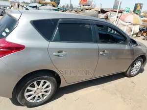 Toyota Auris 2012 Beige