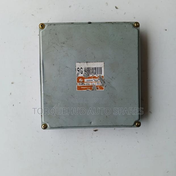 Subaru Forester SG5 Engine Computer Unit