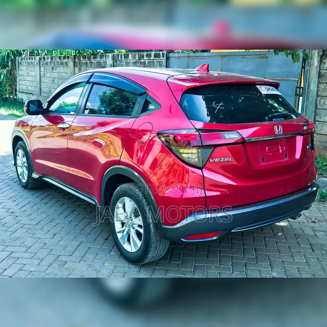 Honda Vezel 2018 Red