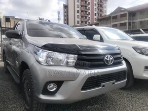 Toyota Hilux 2019 Silver