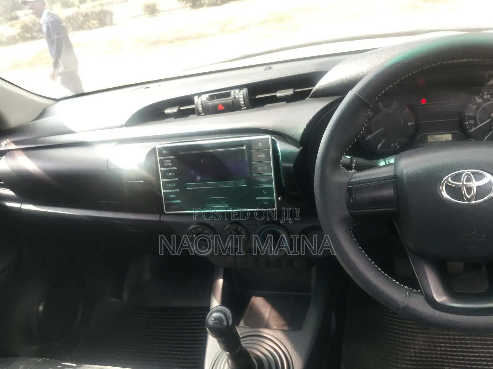 Toyota Hilux 2019 Silver
