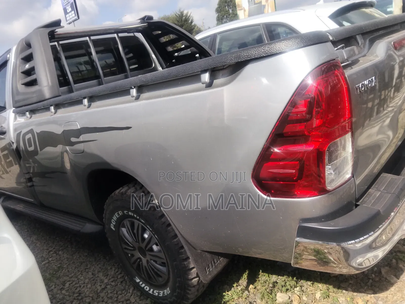 Toyota Hilux 2019 Silver