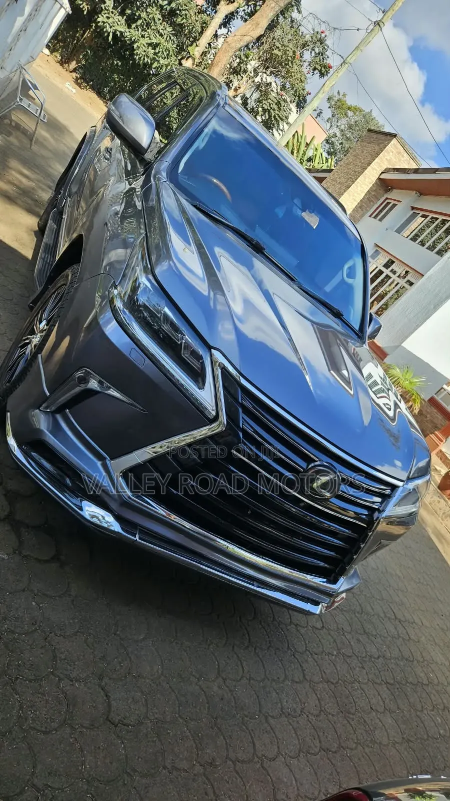Lexus LX 2016 Silver