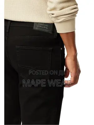 Levis Signature Black Jeans