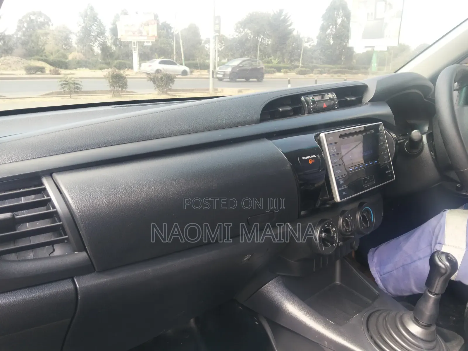 Toyota Hilux 2019 Silver
