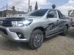Toyota Hilux 2019 Silver
