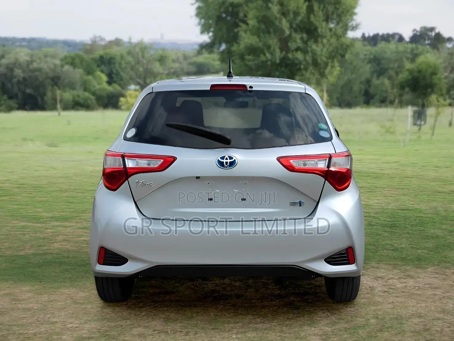 Toyota Vitz 1.5 FWD 5dr 2019 Silver