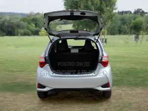 Toyota Vitz 1.5 FWD 5dr 2019 Silver