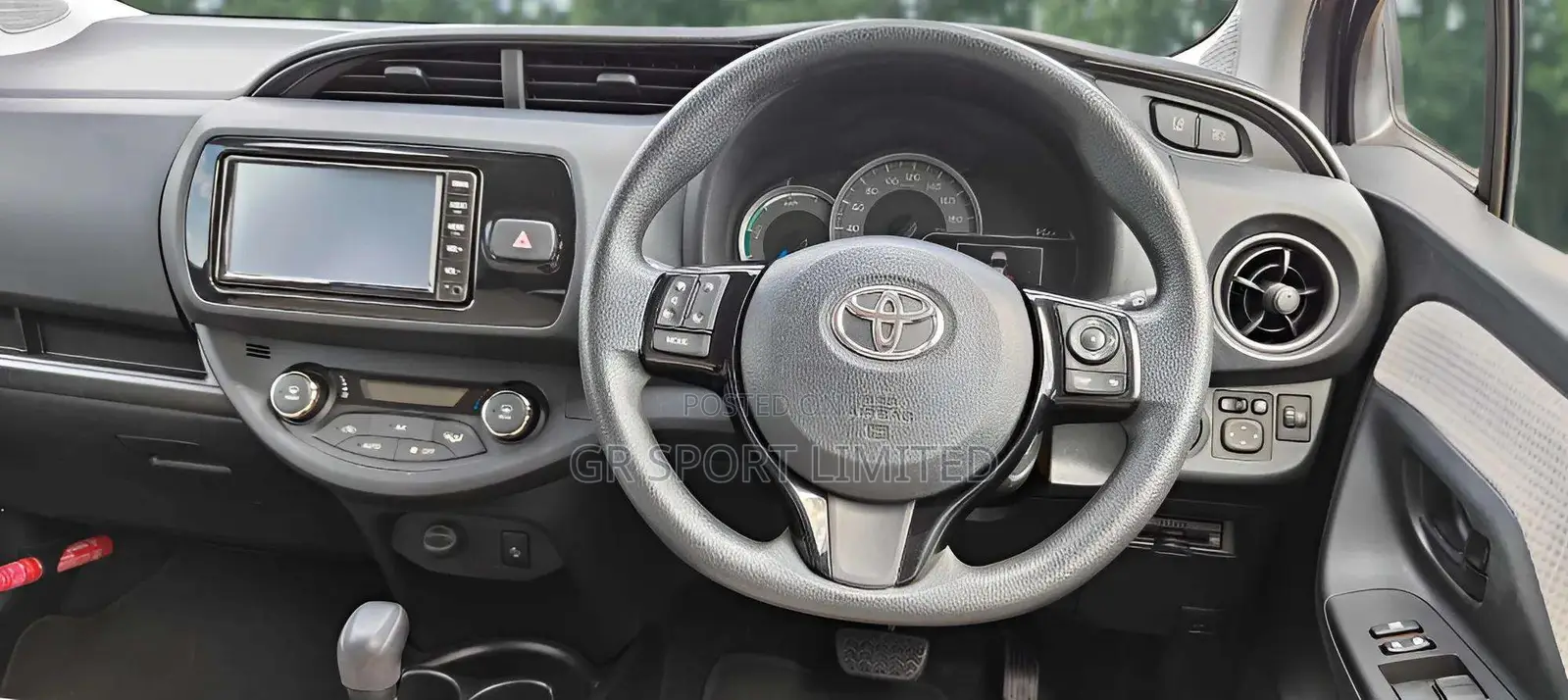 Toyota Vitz 1.5 FWD 5dr 2019 Silver
