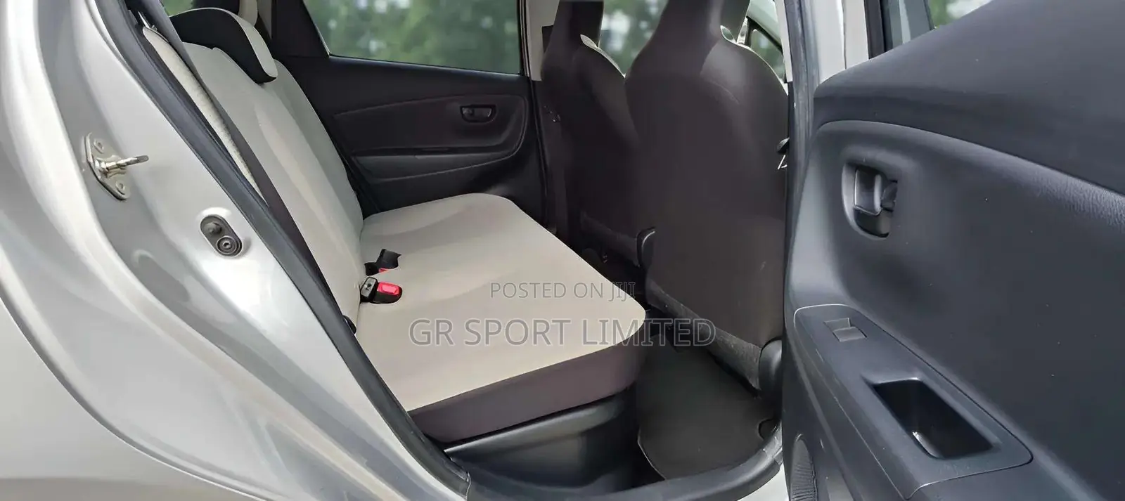 Toyota Vitz 1.5 FWD 5dr 2019 Silver