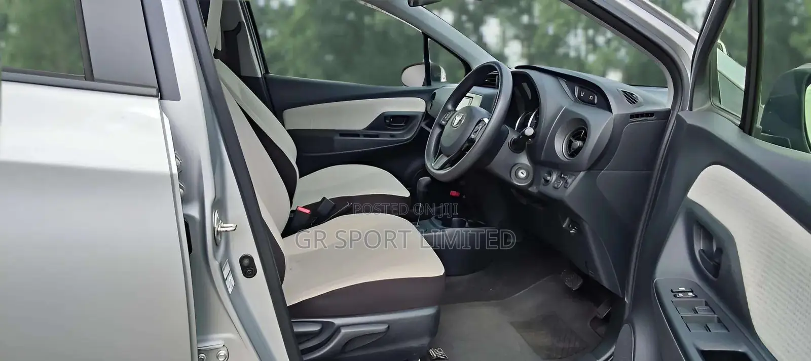 Toyota Vitz 1.5 FWD 5dr 2019 Silver