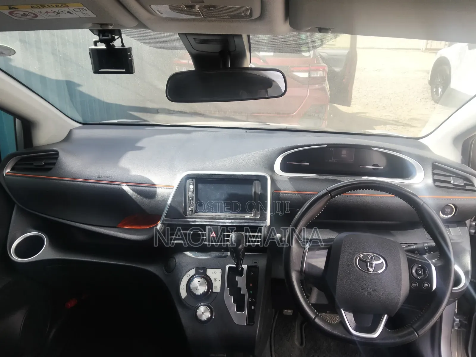Toyota Sienta 1.5 AWD 2019 Silver