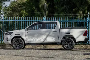 Toyota Hilux 2022 Pearl