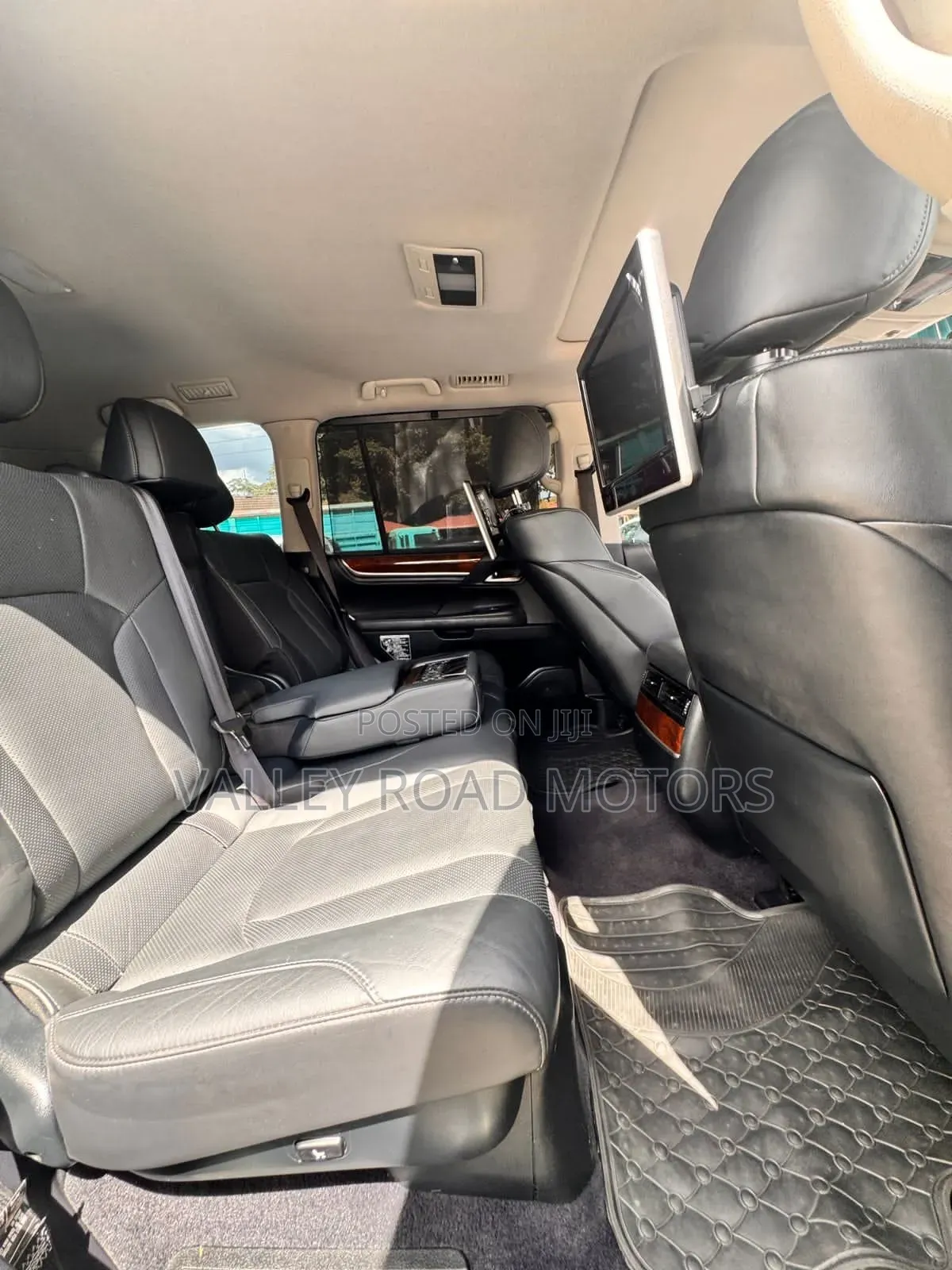 New Lexus LX 2016 Gold