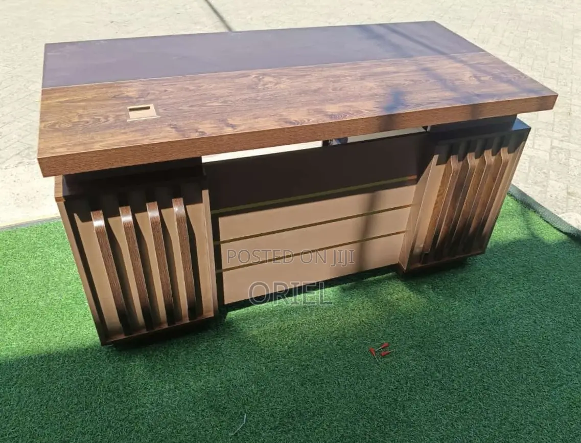 Office Desk : Executive Work Desk - 140CM