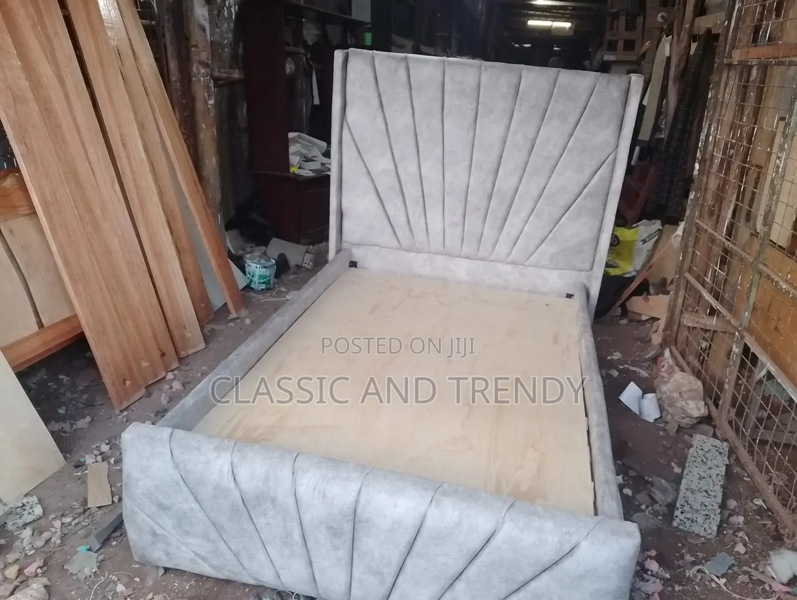 4x6 Velveted Grey Bed