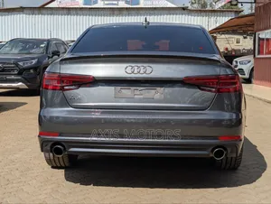 Audi A4 2.0T ultra Premium FWD 2018 Gray