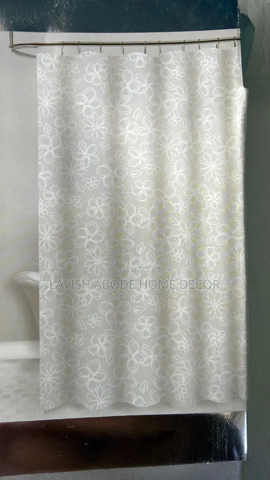 Gray Floral Shower Curtains – Elegant Bathroom Decor