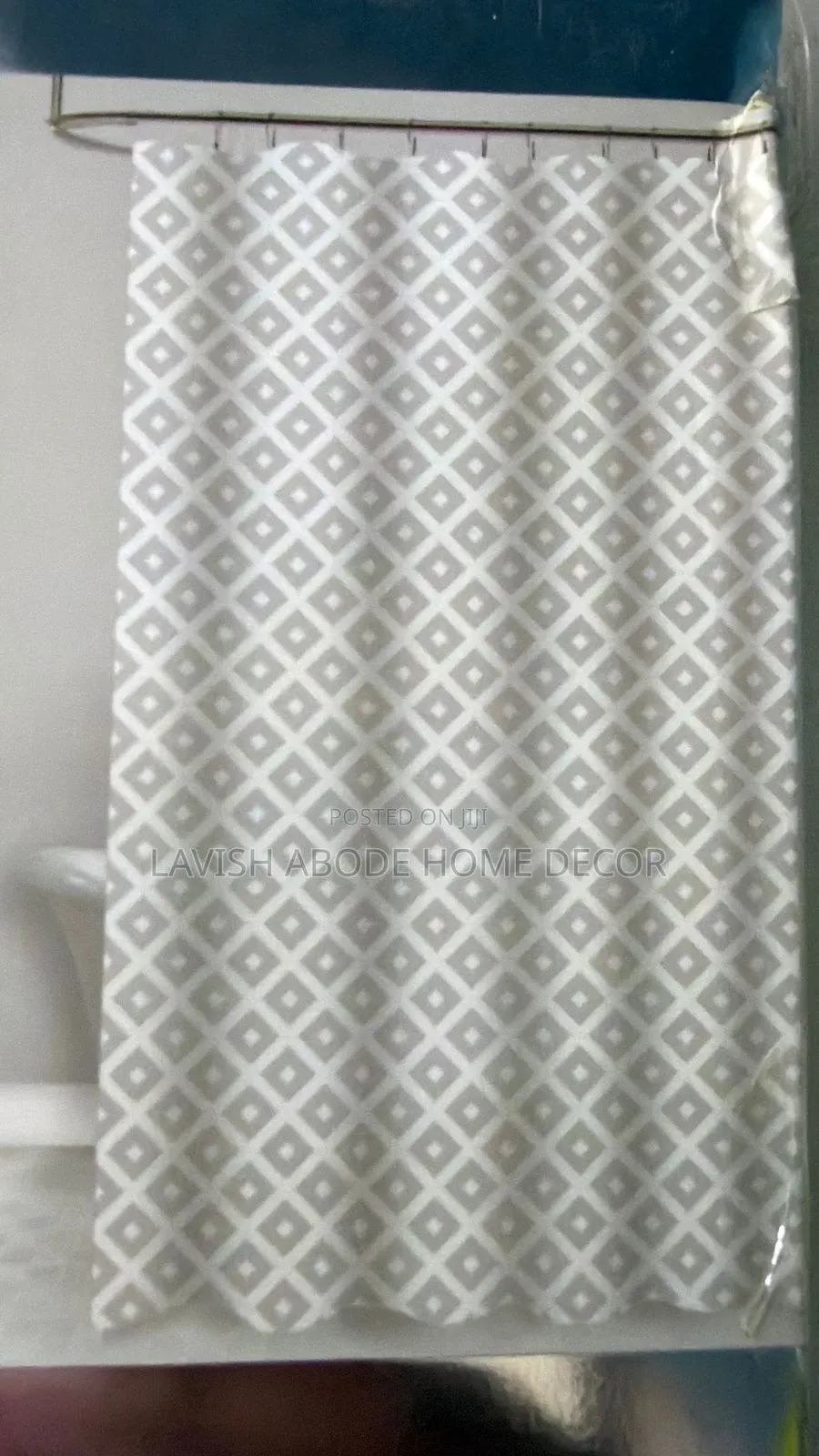 Gray Floral Shower Curtains – Elegant Bathroom Decor