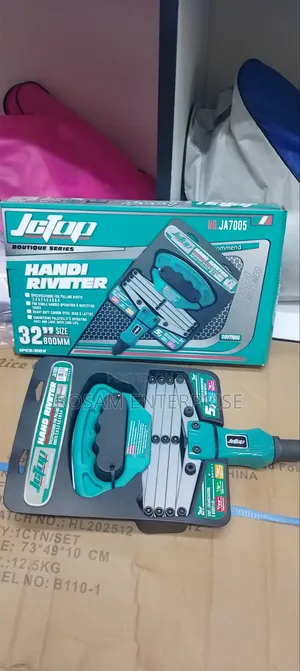 Hand Riveter / Rivet Gun, Model JA7005.