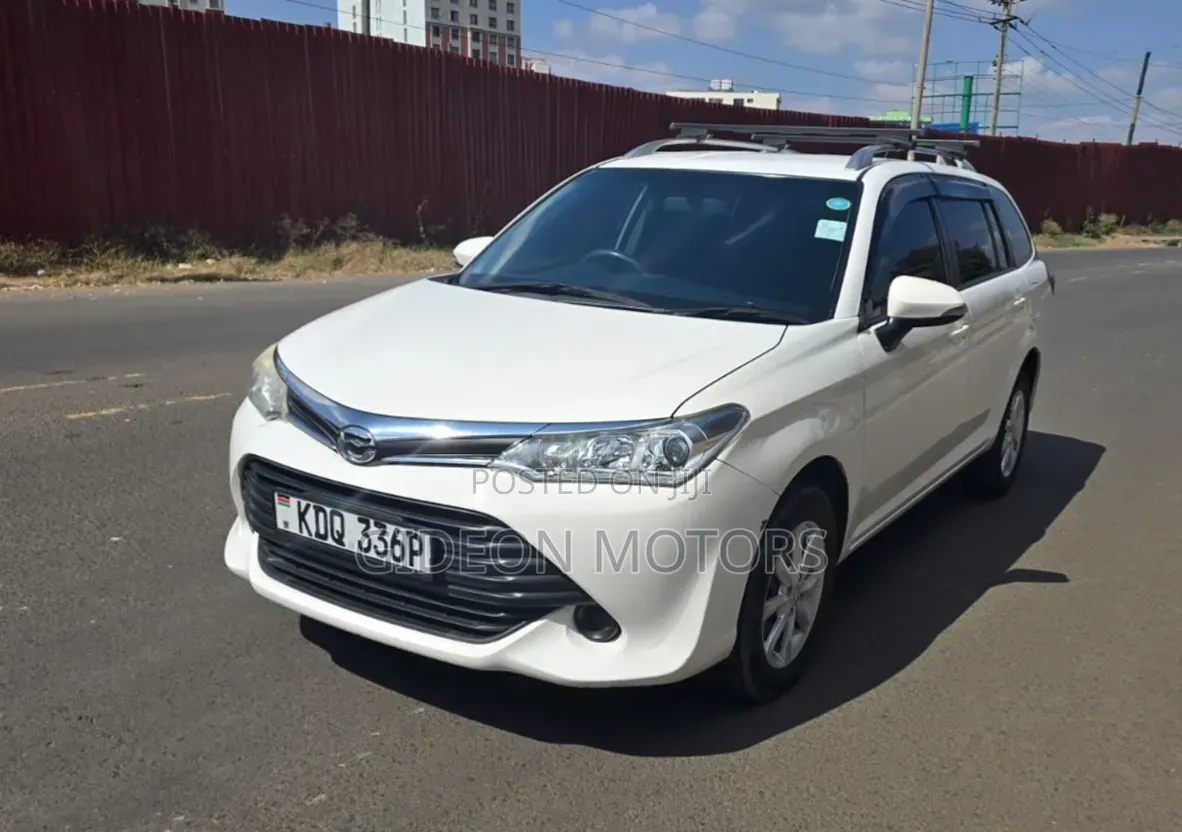 Toyota Corolla Fielder 2017 White