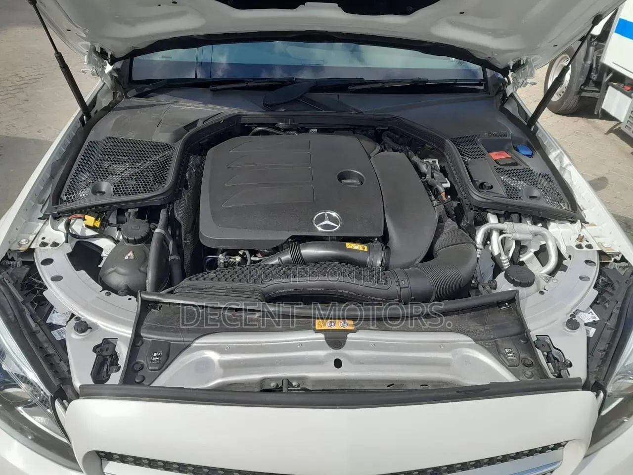 Mercedes-Benz C200 2019 White