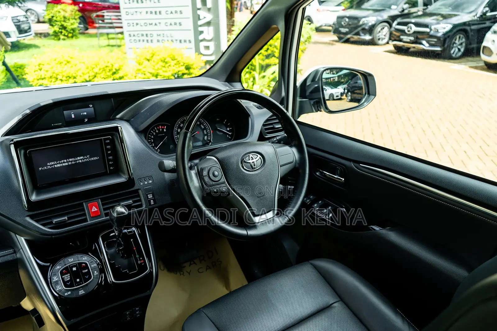 Toyota Esquire 2.0 AWD (7 seater) 2019 White