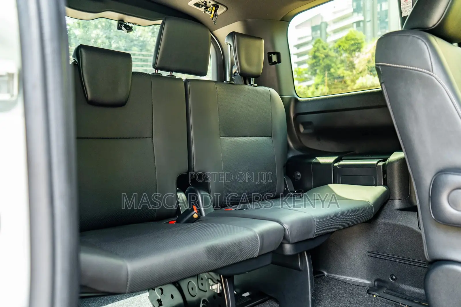 Toyota Esquire 2.0 AWD (7 seater) 2019 White