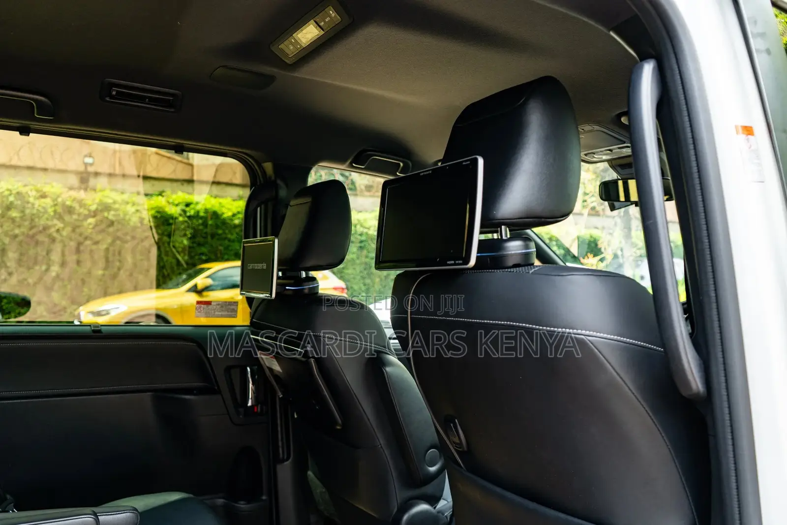 Toyota Esquire 2.0 AWD (7 seater) 2019 White