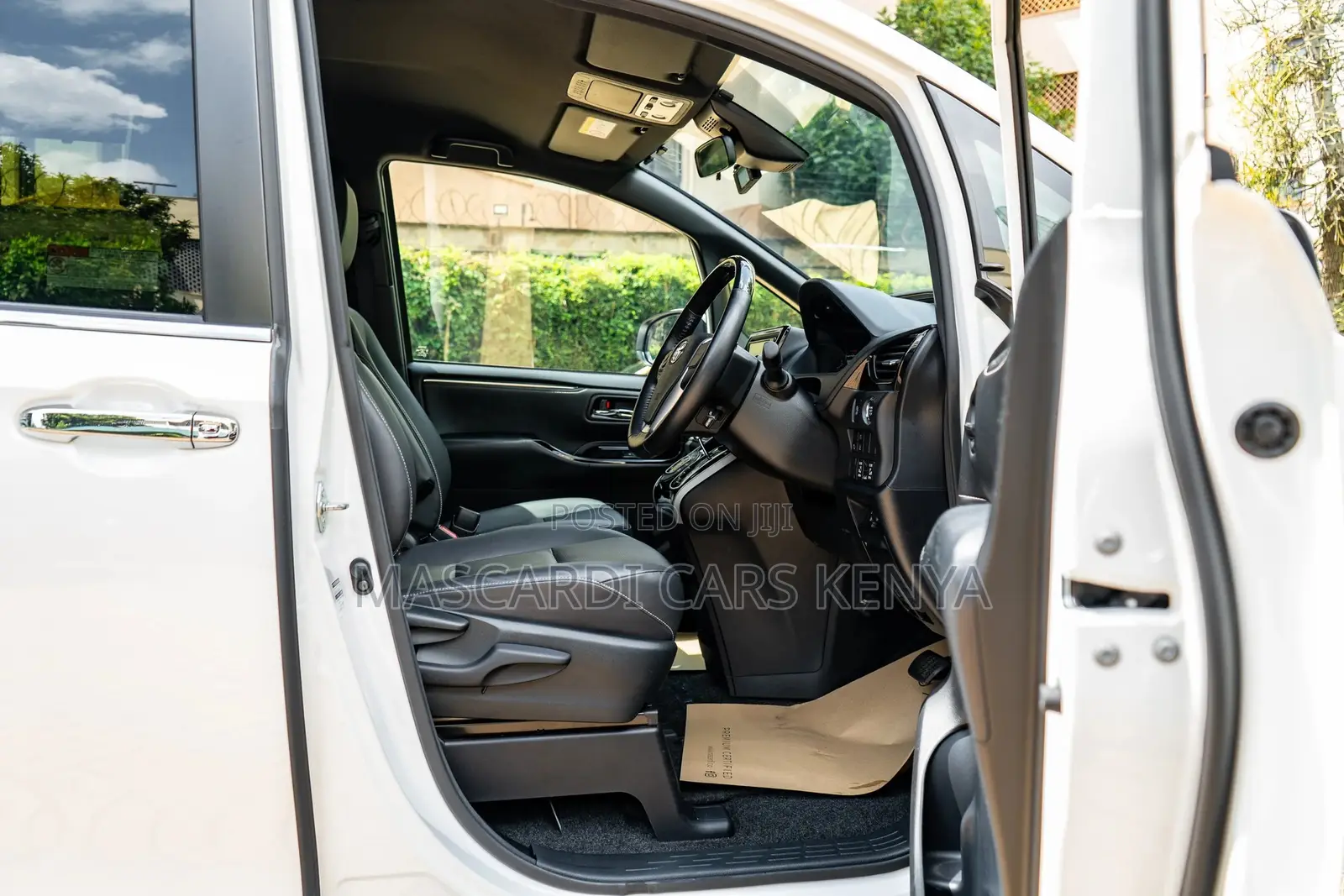 Toyota Esquire 2.0 AWD (7 seater) 2019 White
