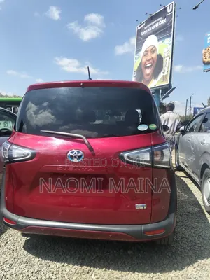 Toyota Sienta 2019 Maroon
