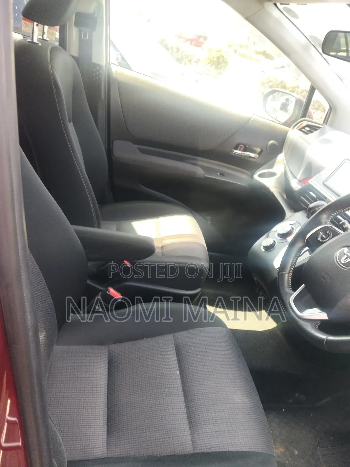Toyota Sienta 2019 Maroon