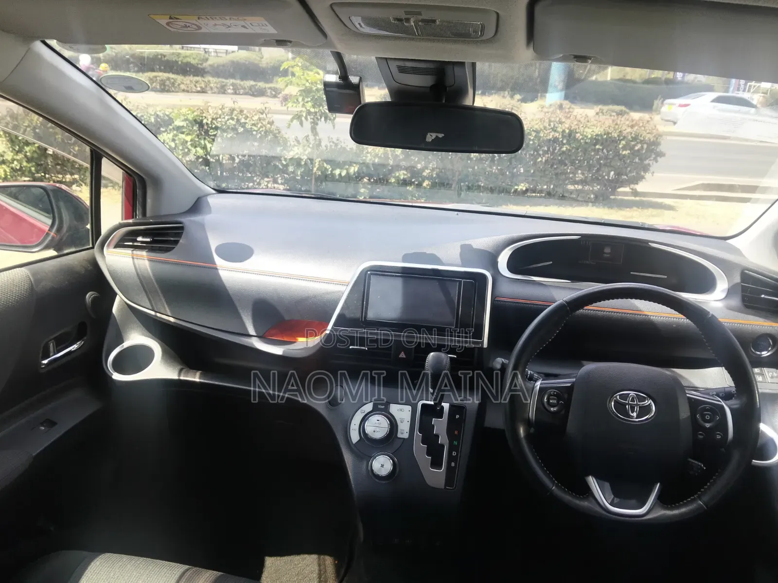 Toyota Sienta 2019 Maroon