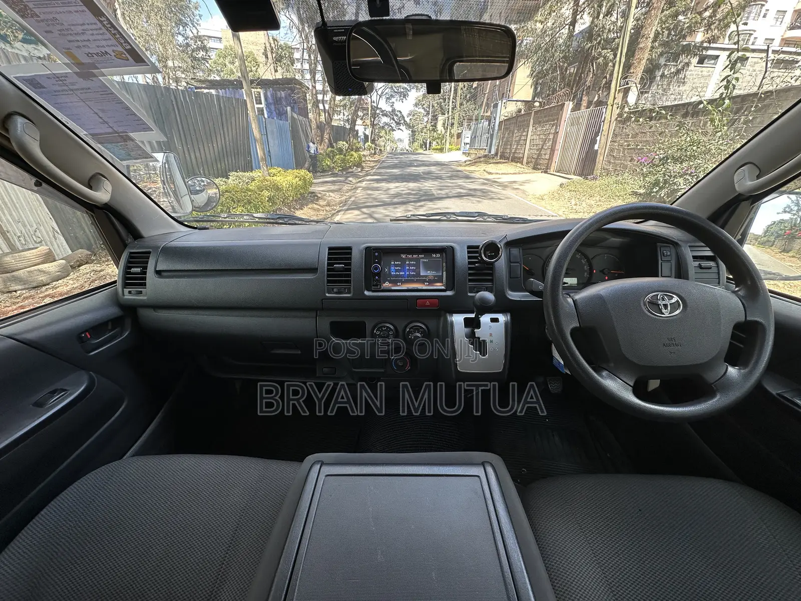 Toyota HiAce 2016 White