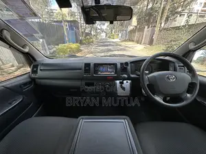 Toyota HiAce 2016 White