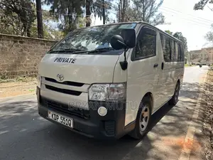 Toyota HiAce 2016 White