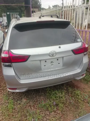 Toyota Corolla Fielder 2020 Silver