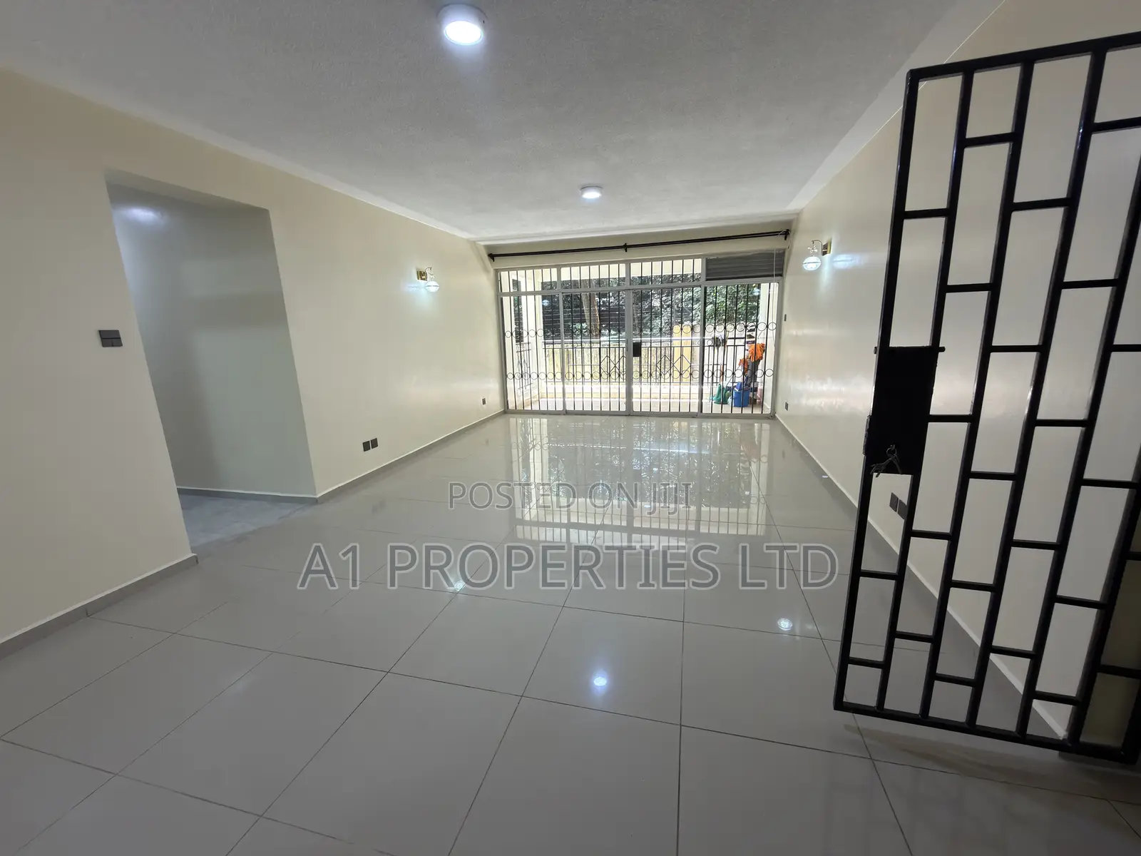 4bdrm Apartment in Valley Arcade for rent