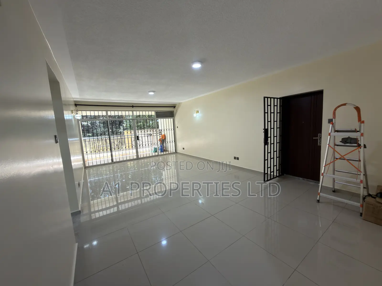 4bdrm Apartment in Valley Arcade for rent