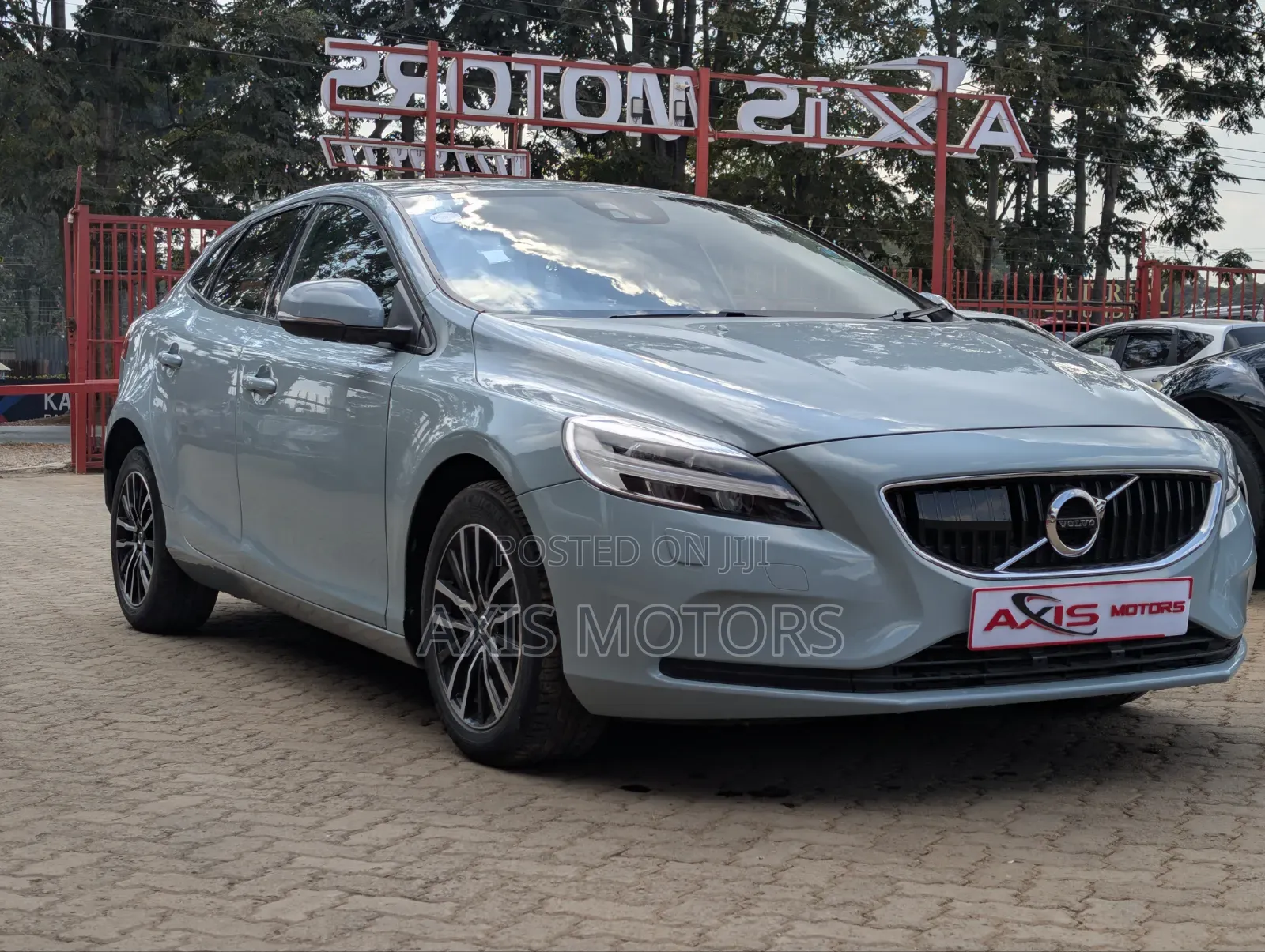 Volvo V40 2019 Gray