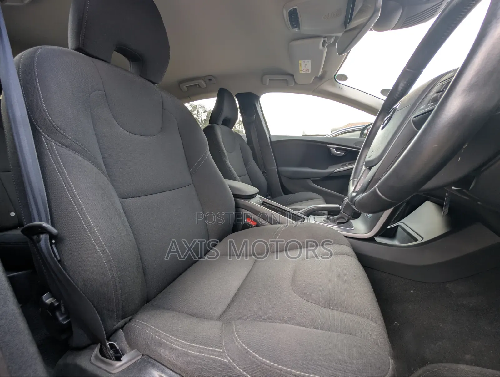 Volvo V40 2019 Gray
